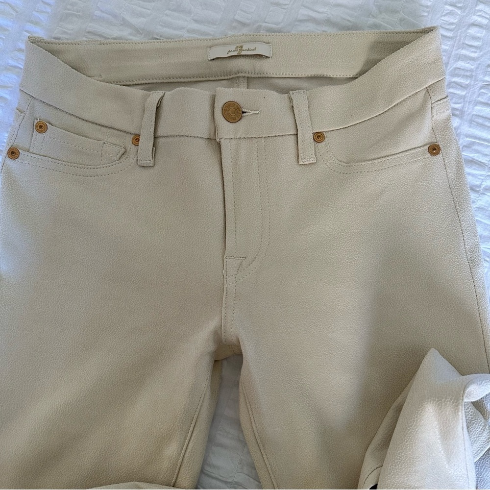 7 For All Mankind Skinny Jeans in Cream with Gold Hardware